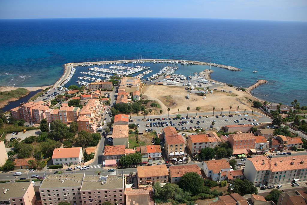 Hotel Les 3 Terrasses Sari-Solenzara Bagian luar foto