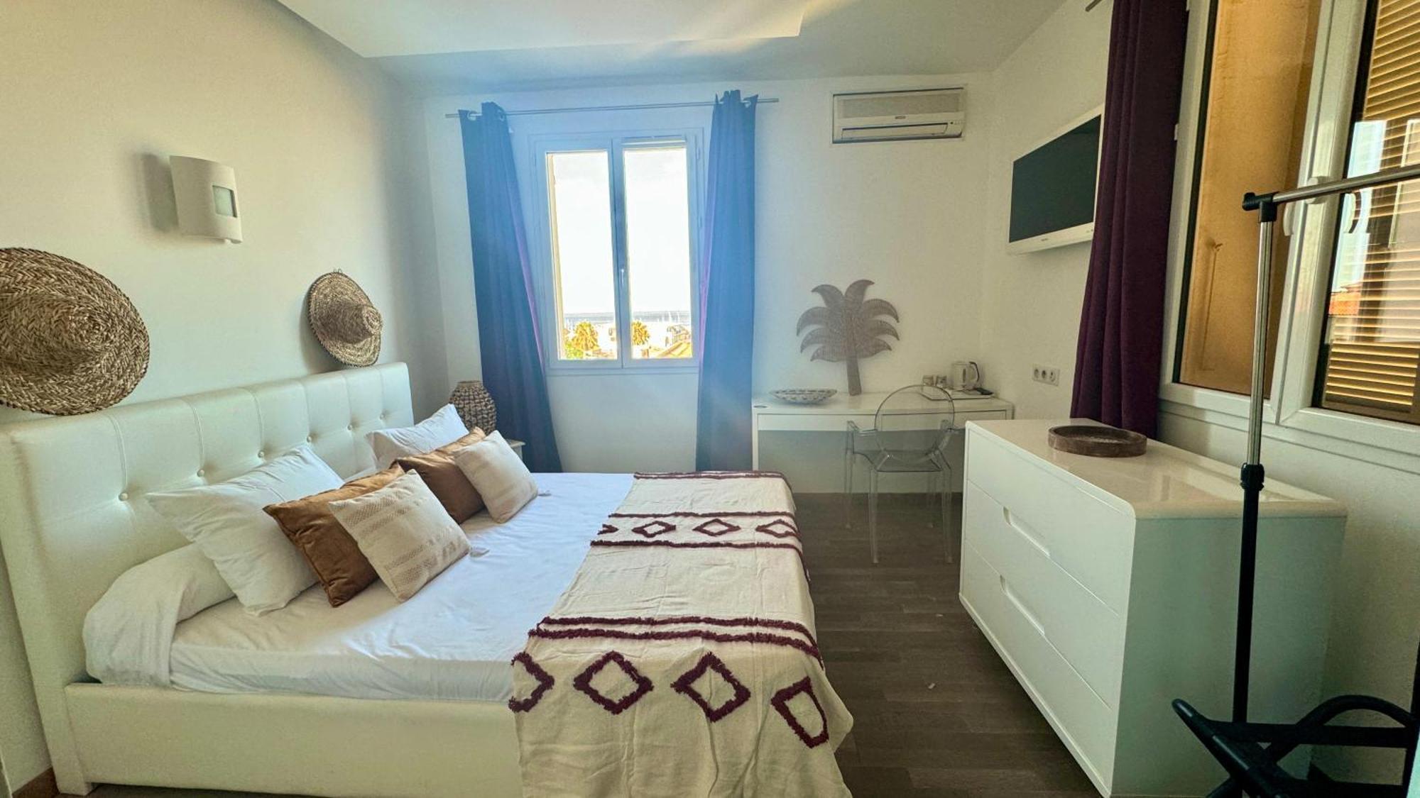 Hotel Les 3 Terrasses Sari-Solenzara Bagian luar foto