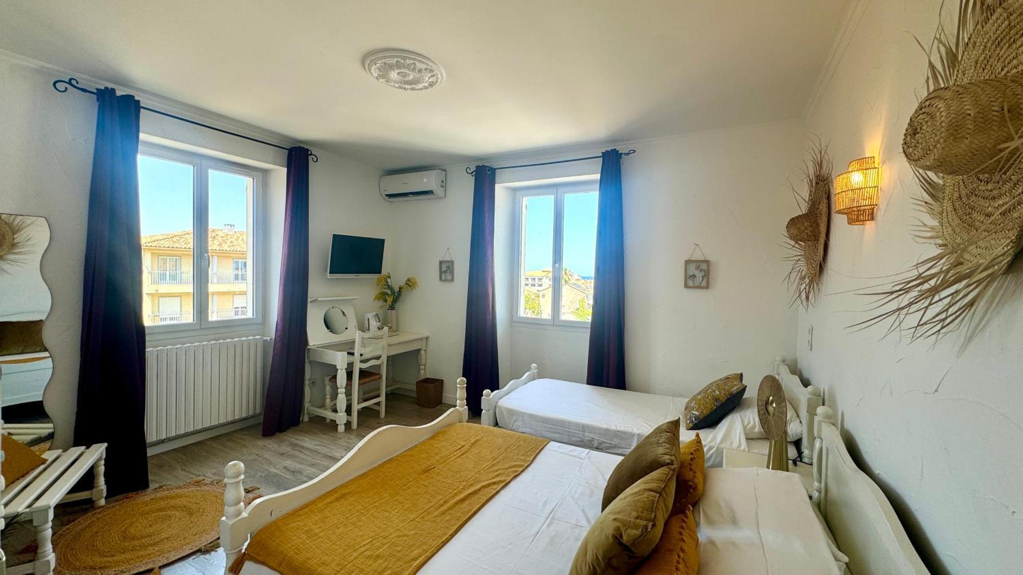 Hotel Les 3 Terrasses Sari-Solenzara Bagian luar foto