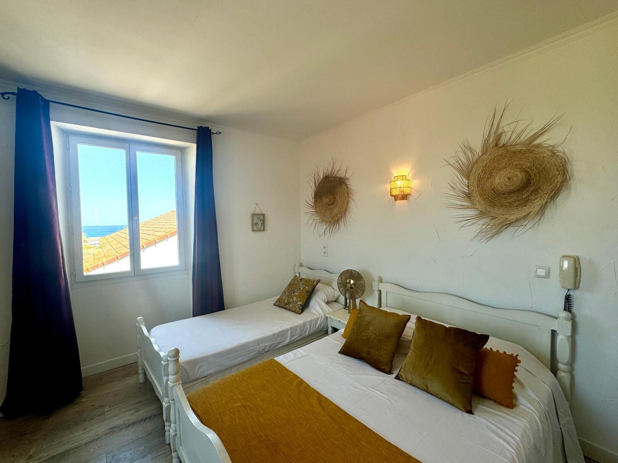 Hotel Les 3 Terrasses Sari-Solenzara Bagian luar foto