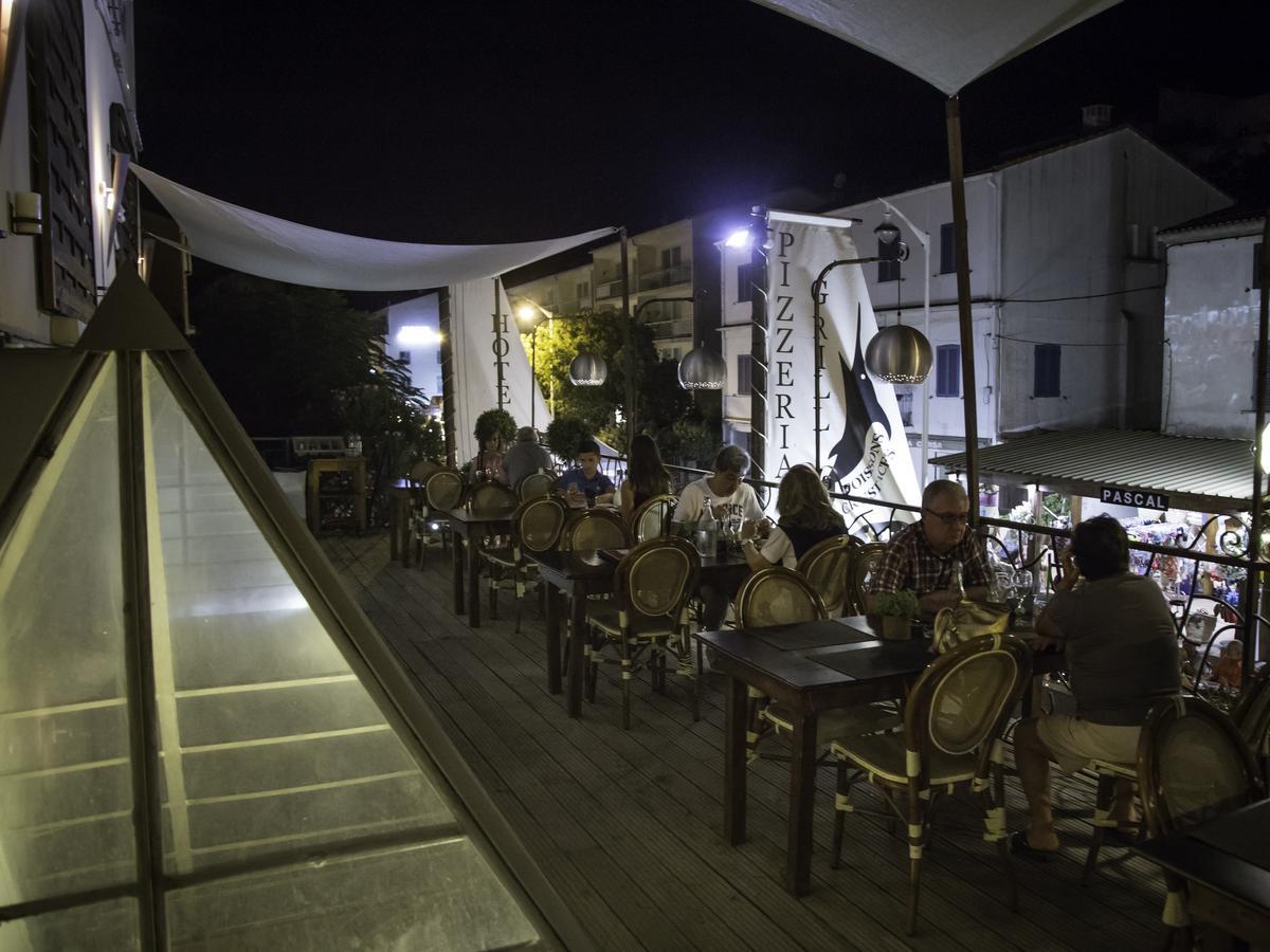 Hotel Les 3 Terrasses Sari-Solenzara Bagian luar foto